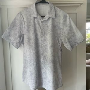 Lululemon Evolution Tech Button Down Shirt - Mens M